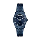 Reloj analógico Fossil con caja y malla de acero inoxidable en color azul. Presenta esfera azul con indicadores de hora con cristales, ventana de día de la semana en la parte superior y fechador en la posición de las seis.