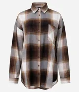 Camisa de manga larga confeccionada en franela de viscosa, con estampado de cuadros en tonos marrones, beige y gris. Presenta cuello clásico, cierre frontal con botones y bolsillo en el pecho.