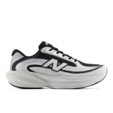 Championes de running New Balance modelo Ellipse, color blanco y negro con entresuela amortiguada Fresh Foam X y detalles reflectantes.