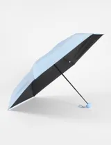 Paraguas plegable negro con apertura automática y mango curvo.