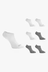 Pack de siete pares de medias cortas sin caña, tres pares blancos y cuatro pares grises, con diseño de líneas y logo de la marca en el empeine.