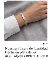 Pulsera de eslabones tipo barco en plata 925, con chapa central lisa diseñada para grabar y cierre de mosquetón.