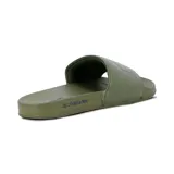 Sandalias Quiksilver modelo Glass para hombre, color verde militar, con tira ancha en el empeine con logo grabado y suela texturizada para mayor comodidad.