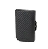 Billetera compacta Baleine modelo Kansas, con estructura de aluminio y exterior en fibra de carbono color negro. Cuenta con sistema deslizante para acceso rápido a tarjetas y tecnología de protección RFID.