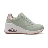 Championes Skechers Street Uno Wedge color verde agua con detalles en rosa metalizado. Cuenta con cordones, plataforma con cámara de aire visible Skech-Air y plantilla Skechers Air-Cooled Memory Foam.