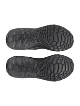 Championes deportivos Under Armour con sistema de ajuste BOA, entresuela extragrande con amortiguación UA Flow y talón convertible para modo carrera o recuperación. Presentan un diseño en color negro con estampado degradado en la mediasuela y tecnología Iso-Chill en el interior.