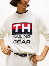 Sweater blanco de algodón con cuello redondo y logo 'TH Sailing Gear' estampado en el pecho.