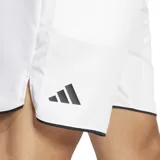 Short deportivo Adidas Performance color blanco con logo negro en la pierna izquierda. Confeccionado en poliéster reciclado con tecnología CLIMACOOL y refuerzo de tejido en la entrepierna.
