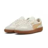 Championes Puma modelo Palermo LTH, de diseño clásico con base de cuero blanco, detalles en gamuza gris y la icónica franja lateral en negro. Presenta una suela de goma color caramelo y el logo de la marca en el lateral.