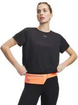 Remera deportiva de manga corta Under Armour modelo Velociti Shortsleeve, color negro, confeccionada en tejido supersuave y ligero con jacquard transpirable y elasticidad en cuatro direcciones.