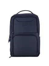 Mochila de formato cuadrado, color azul marino, con múltiples compartimentos frontales con cierre. Posee un asa superior para llevarla de mano.