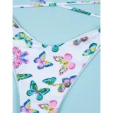 Bikini blanco con estampado de mariposas de colores, de dos piezas, con corpiño tipo triángulo con tiras cruzadas en el abdomen y bombacha tipo tanga.