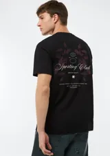 Camiseta de manga corta color negro con cuello redondo y parche con logo de la marca Hering en el pecho.
