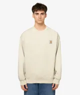 Buzo Carhartt modelo Vista Sweat de cuello redondo, confeccionado en algodón con acabado pigmentado. Presenta un corte holgado, puños y ruedo acanalados, y el parche con el logo de la marca en el pecho.
