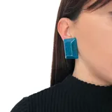 Aros colgantes rectangulares de resina color turquesa con ajuste de clip.