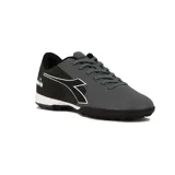 Championes de fútbol 5 Diadora Striker Ii Tf para hombre, color gris oscuro y negro con logo blanco.