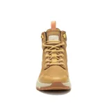 Bota híbrida de estilo casual y deportivo, confeccionada en nubuck impermeable color arena. Presenta diseño de caña media con cordones, entresuela de EVA ligera y suela de goma dentada para mayor tracción. Incluye detalles de malla en el cuello y tiradores en la parte trasera.