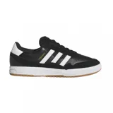 Championes Adidas modelo Tyshawn II, color negro con detalles en blanco y suela de goma color caramelo. Presentan el nombre Tyshawn en dorado en el lateral y las icónicas tres bandas de la marca en blanco.