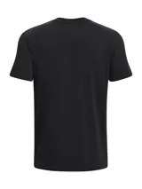 Remera negra de Under Armour con logo blanco estampado en el pecho.