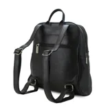Mochila de diseño estructurado en color bordó, confeccionada en símil cuero con costuras decorativas en forma de rombos en el frente. Cuenta con un bolsillo frontal con cierre, asa superior de mano y correas regulables.