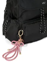 Llavero con correa de muñeca en color rosado, completamente revestido con cristales brillantes, atado en forma de nudo y con herrajes metálicos dorados.