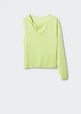 Buzo de punto fino en color verde lima, con diseño asimétrico que presenta una manga larga y un hombro descubierto. Incluye un detalle de abertura en el escote y terminaciones en canalé.