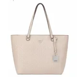 Cartera tipo tote Guess modelo Viviette, color beige con estampado de monograma de la marca. Cuenta con doble asa de hombro, cierre superior y un dije metálico colgante con el logo de la marca.