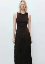 Vestido largo de diseño combinado, con cuerpo de algodón y modal sin mangas de cuello redondo y falda plisada de poliéster.