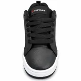 Zapatillas Airwalk Coolaster de color negro, confeccionadas en material sintético con textura granulada, suela blanca y detalles de la marca en relieve lateral y en un parche circular rojo en el talón.
