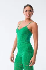 Body verde Benetton de encaje con breteles finos.