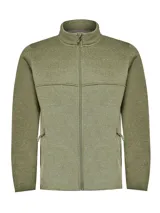 Campera polar de hombre RKF modelo Arizona, color verde jaspeado con cierre frontal completo y bolsillos laterales con cierre. Exterior con textura tipo sweater e interior de micropolar.