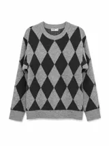 Buzo de tejido de punto con diseño de rombos en tonos gris y negro, cuello redondo y mangas largas.