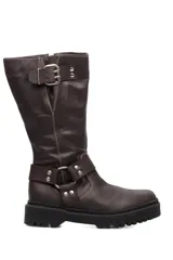 Bota marrón de caña alta con hebillas y suela track.