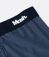 Boxer masculino de poliamida, color azul marino con rayas verticales blancas finas. Presenta un elástico ancho en la cintura con el logo "Mash." en blanco.