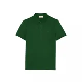 Remera polo Lacoste de manga corta, color verde oscuro, con cuello clásico y cierre de botones frontal. Presenta el logo de la marca bordado en el mismo tono en el pecho.