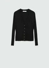 Cardigan de punto fino color negro, con cuello en pico, cierre frontal con botones y diseño de manga larga.
