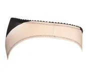 Bombacha tipo vedetina confeccionada en combinación de tonos nude y negro, con detalles de transparencias y ribetes elastizados.