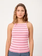 Top de tirantes estilo halter color rosado con rayas horizontales rojas, confeccionado en tejido de punto acanalado de algodón y elastano.