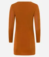 Vestido corto color marrón, de poliéster con elastano, con escote asimétrico, mangas largas y detalle fruncido lateral.