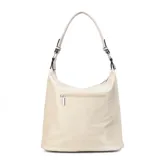 Cartera color crema con apertura superior con doble cierre, bolsillo frontal con tapa con broche magnético y cierre, bolsillos internos y laterales con cierre. Incluye correa larga regulable y desmontable.