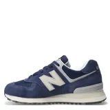 Championes urbanos New Balance modelo 574, color azul marino con detalles en gris y blanco, confeccionados en gamuza y malla, con logo "N" característico en los laterales y entresuela ENCAP.