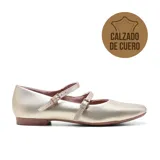 Zapato casual de cuero color dorado, con punta fina, doble tira con hebilla y taco bajo.
