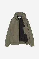 Campera OG Active de Carhartt WIP, color azul grisáceo, con capucha integrada, cierre frontal con cremallera metálica, bolsillos tipo canguro y parche con el logo de la marca en el bolsillo inferior.