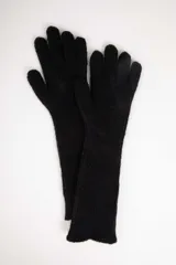 Guantes largos de punto color negro.