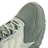 Championes de trail running Adidas Terrex Tracefinder 2 W, color gris verdoso con detalles en gris claro y blanco.