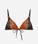 Top de bikini de diseño triangular en tonos marrón y terracota, con tirantes ajustables y bordado localizado de palmeras blancas en los laterales de las copas.