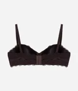 Soutien strapless color marrón oscuro, confeccionado en microfibra con detalles de encaje en el borde superior de las copas. Posee aros, copas estructuradas y breteles finos removibles.