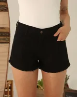 Short de jean negro con pinzas en el delantero y bordado del logo en el bolsillo trasero.