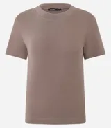 Remera básica Cortelle de ribana, color marrón, con mangas cortas y cuello redondo ajustado.