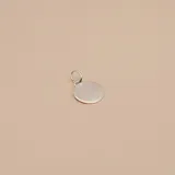 Dije de medalla circular lisa fabricado en plata 925, apto para grabado personalizado.